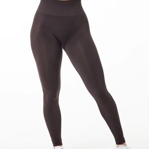 Alphalete Chocolate Amplify Leggings